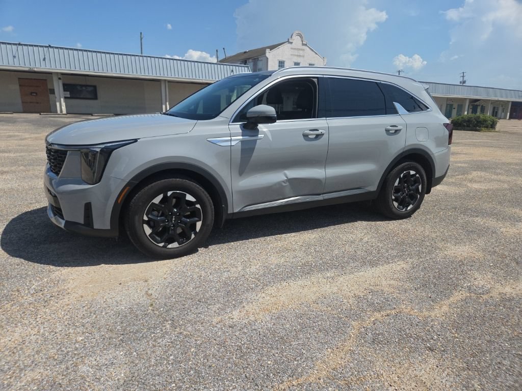Used 2025 Kia Sorento S w/ Panoramic Sunroof Package FWD image 5