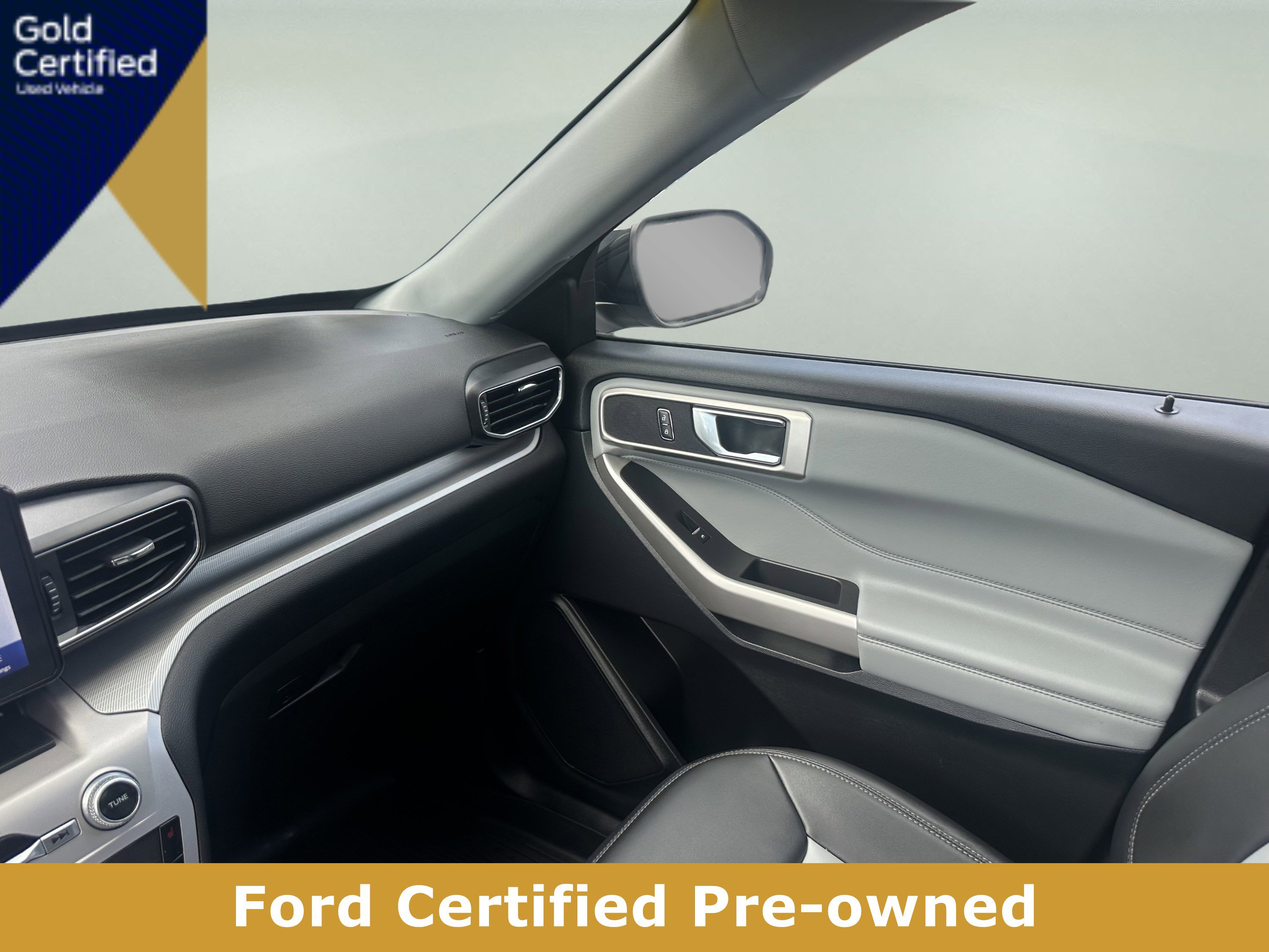 Certified 2023 Ford Explorer XLT w/ Equipment Group 202A AWD/4WD image 17