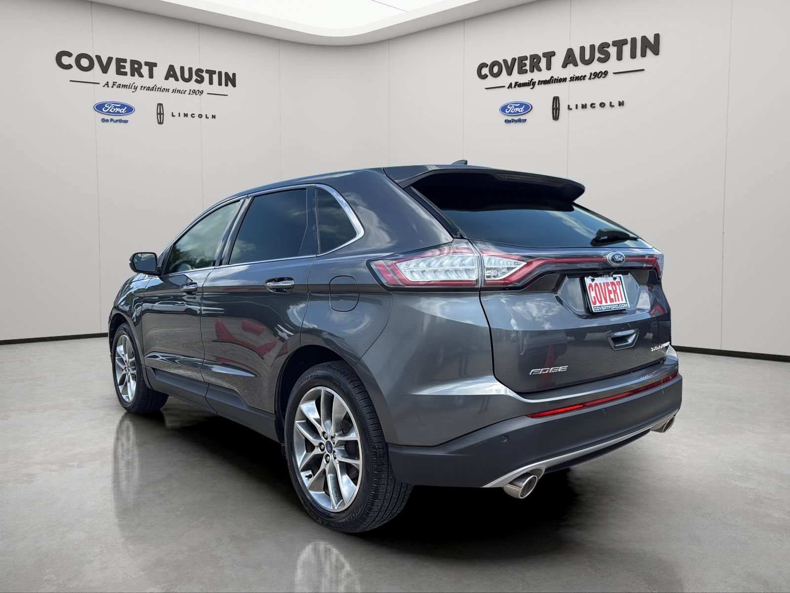 Certified 2018 Ford Edge Titanium w/ Equipment Group 301A FWD image 3