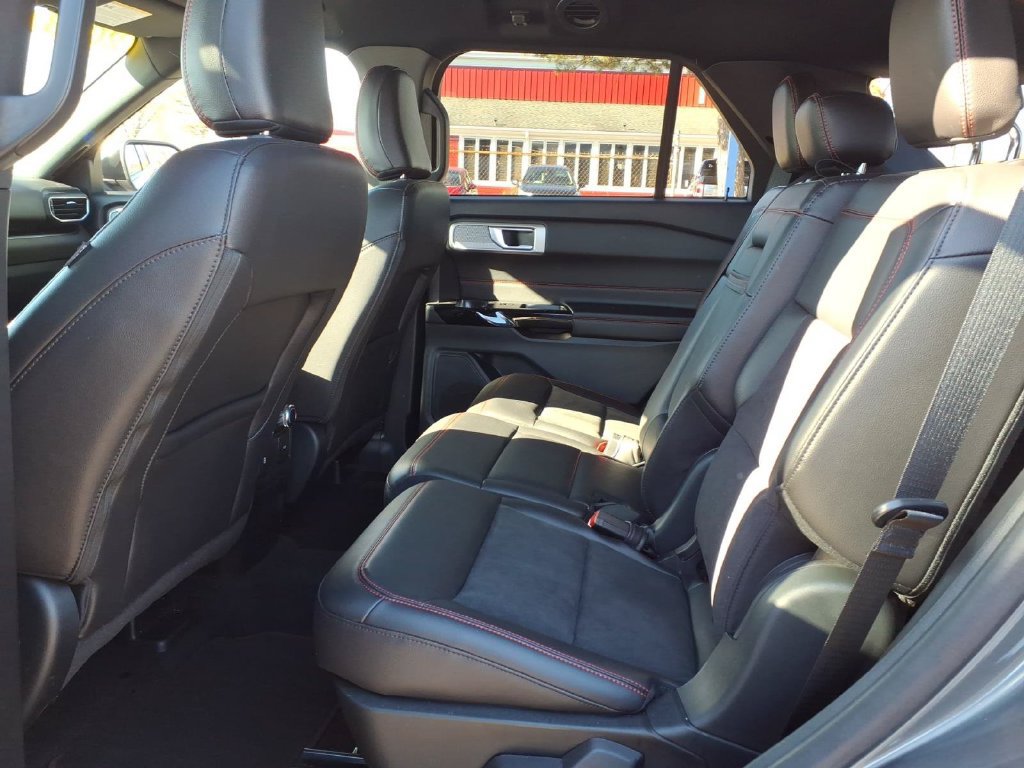 Certified 2023 Ford Explorer ST-Line AWD/4WD image 11