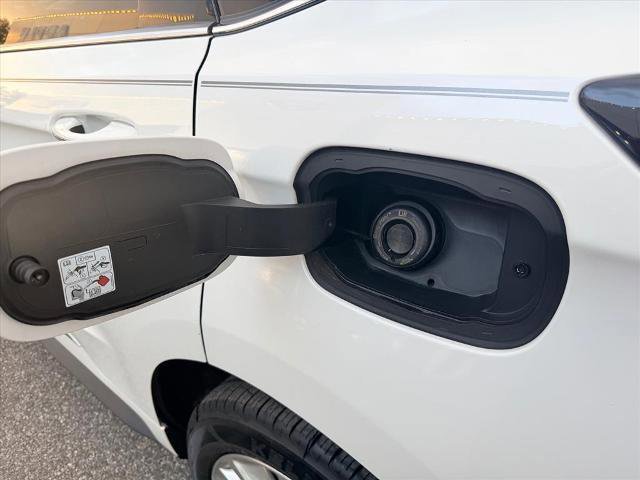 Certified 2022 Ford Edge Titanium w/ Equipment Group 301A image 12