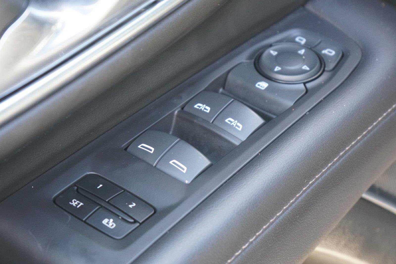 Used 2024 Chevrolet Suburban LT RWD image 19