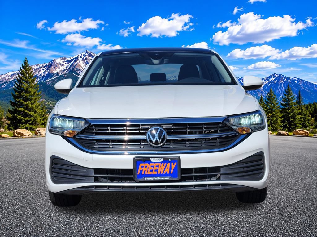Used 2023 Volkswagen Jetta SE FWD image 5