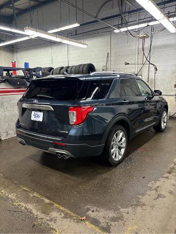 Certified 2022 Ford Explorer Platinum w/ Equipment Group 601A image 3