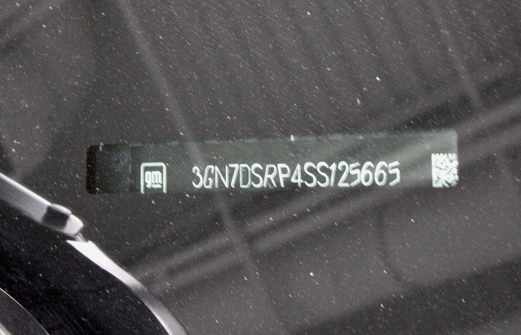 Used 2025 Chevrolet Equinox EV RS w/ LPO, Trailering Package image 32