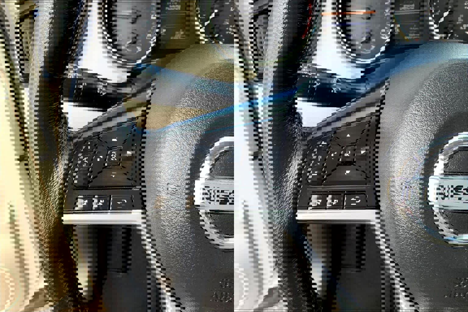 Used 2019 Nissan Rogue Sport SL w/ Premium Package image 21