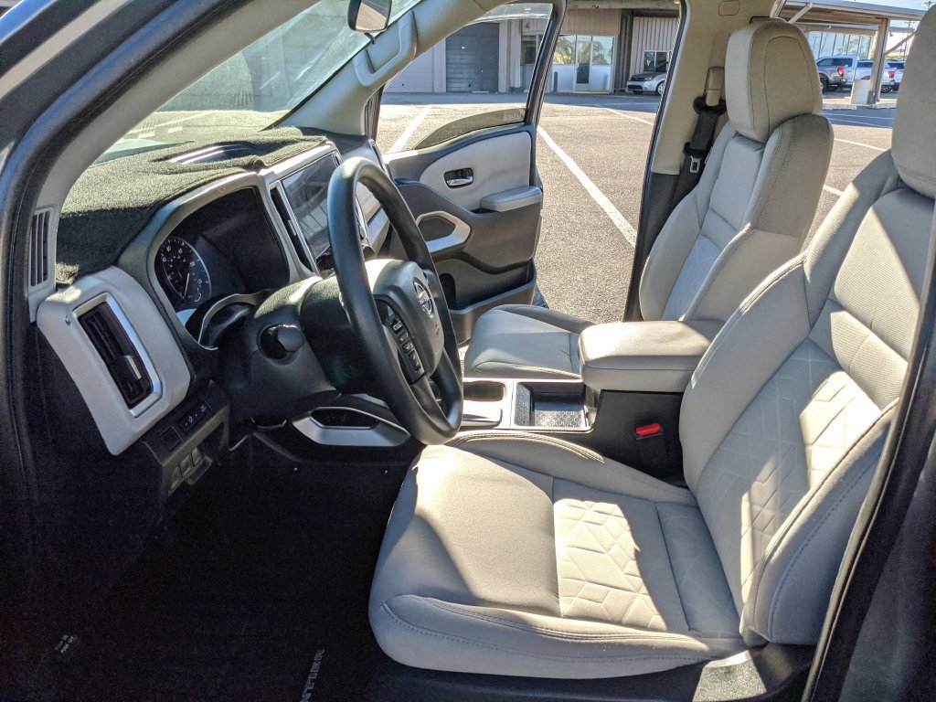 Used 2025 Nissan Frontier SV RWD image 14