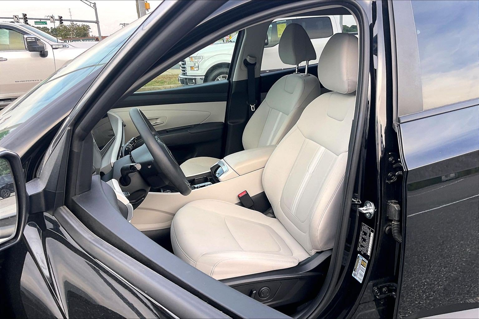 Used 2025 Hyundai Tucson SEL FWD image 23