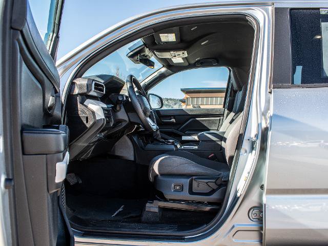 Used 2024 Toyota Tacoma TRD Off-Road AWD/4WD image 18