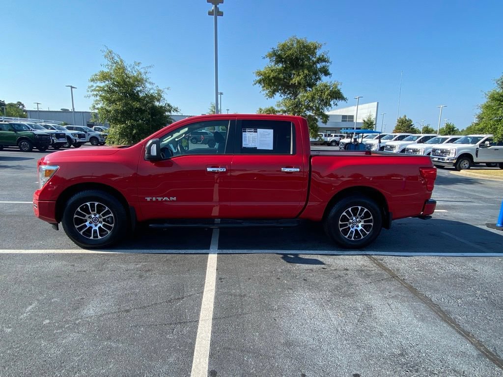 Used 2021 Nissan Titan SV w/ SV Convenience Package RWD image 4