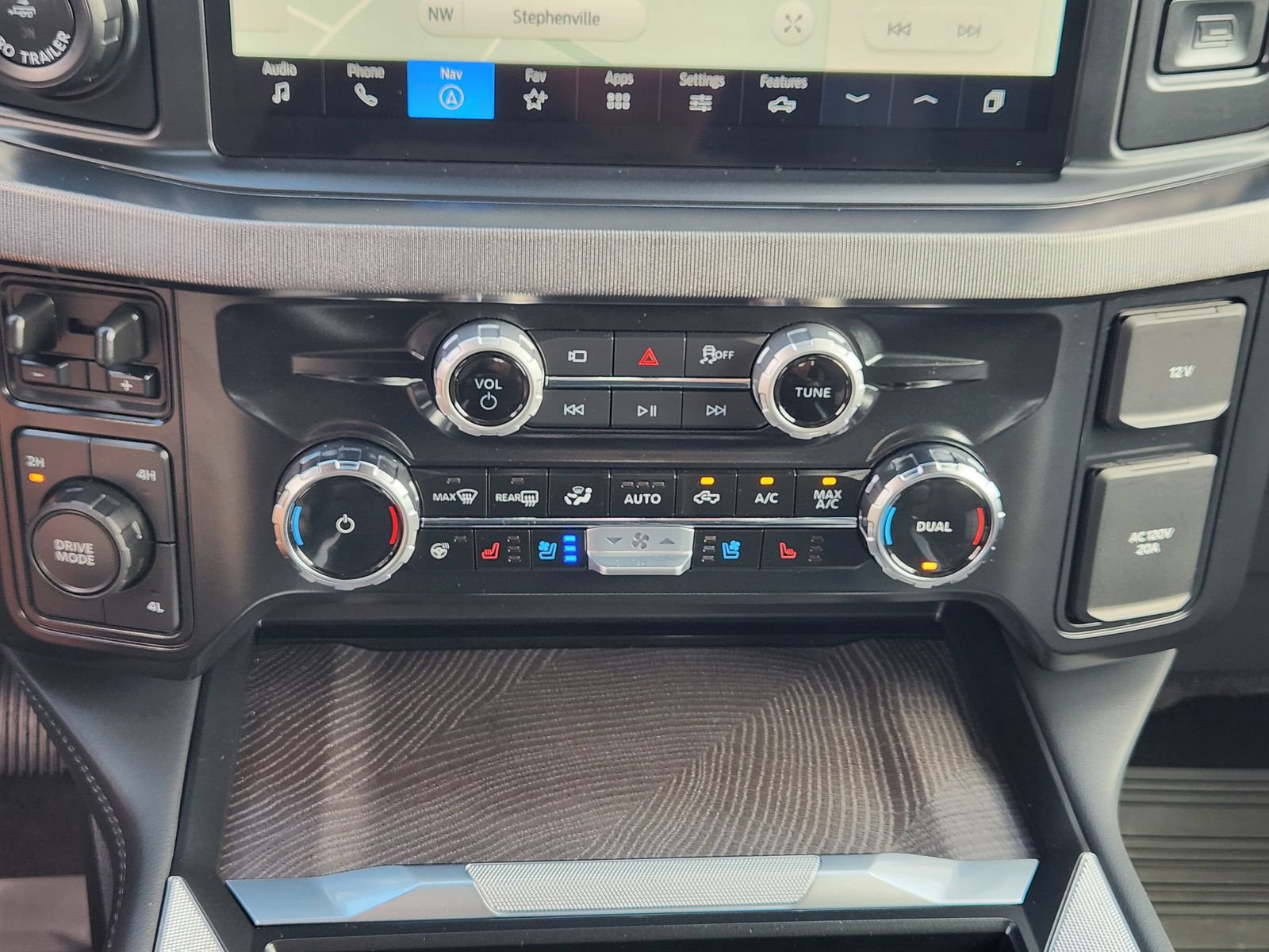 Certified 2025 Ford F450 Platinum w/ FX4 Off-Road Package AWD/4WD image 22