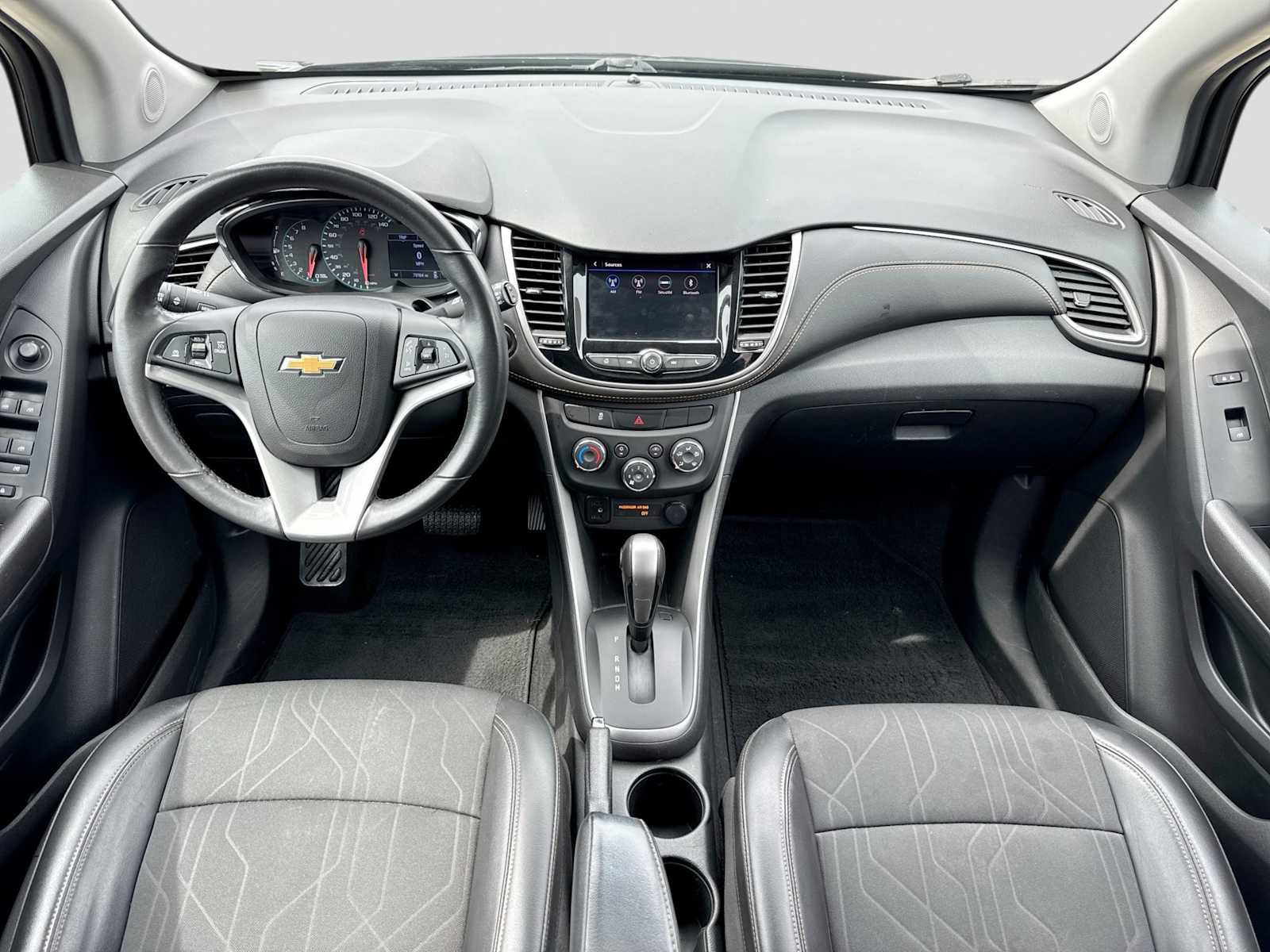 Used 2020 Chevrolet Trax LT w/ Driver Confidence Package AWD/4WD image 14