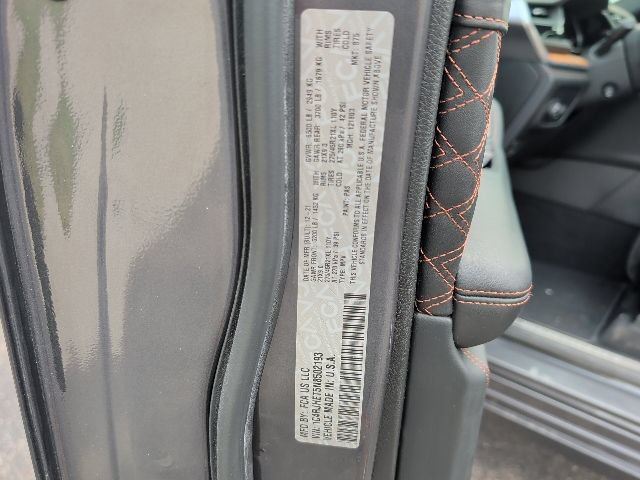 Used 2022 Jeep Grand Cherokee Summit AWD/4WD image 42