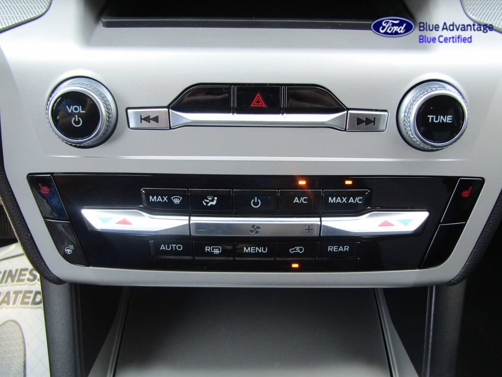 Certified 2024 Ford Explorer XLT w/ Equipment Group 202A AWD/4WD image 19