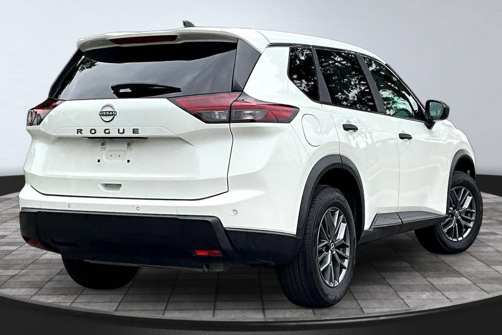 Used 2024 Nissan Rogue S FWD image 6