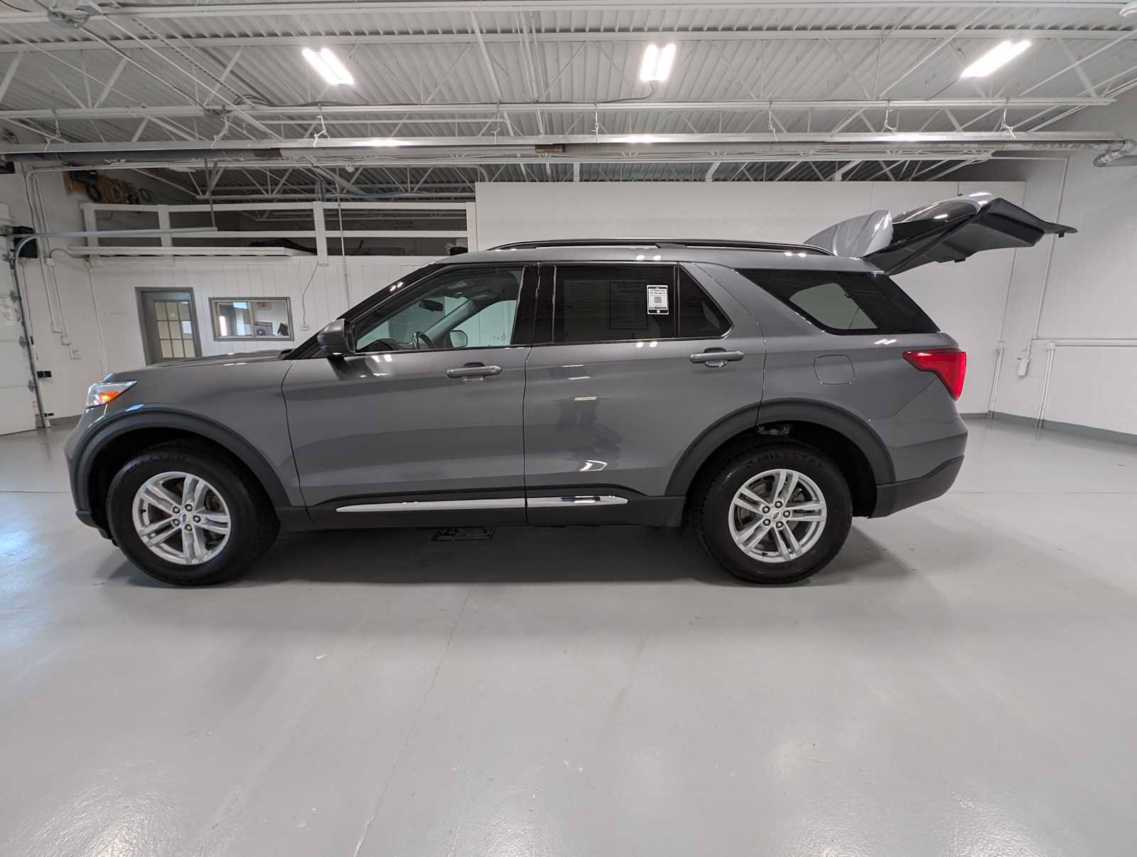 Certified 2023 Ford Explorer XLT AWD/4WD image 12