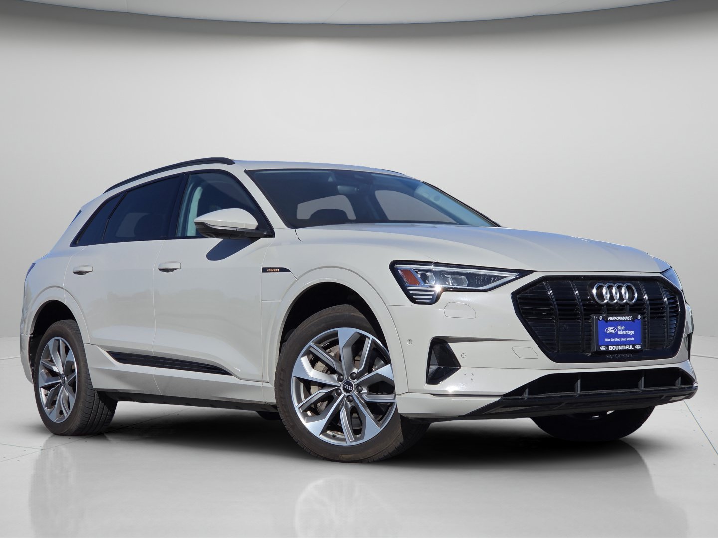 Used 2021 Audi e-tron Premium Plus w/ Premium Plus Package AWD/4WD image 2