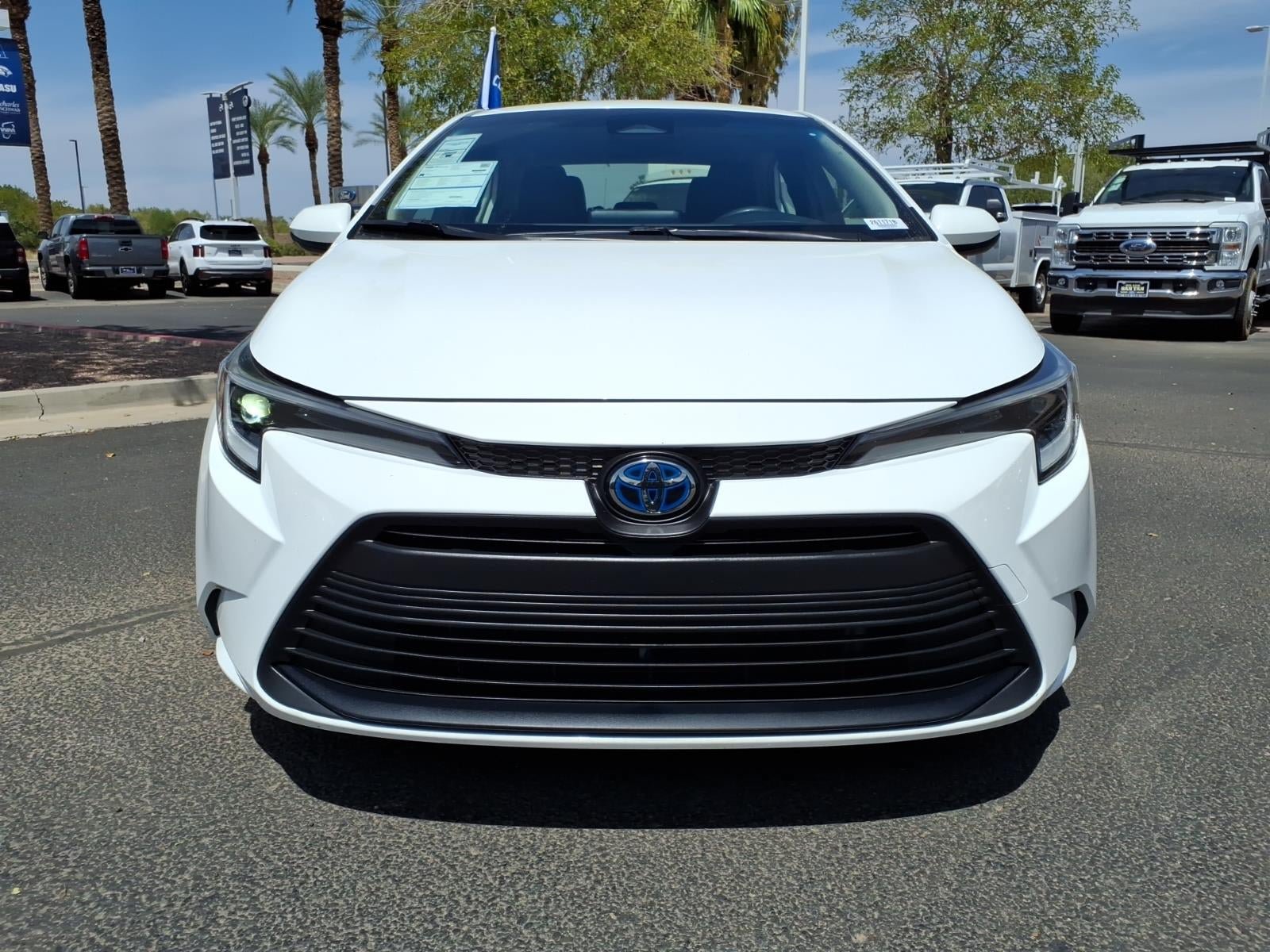 Used 2023 Toyota Corolla LE AWD/4WD image 2
