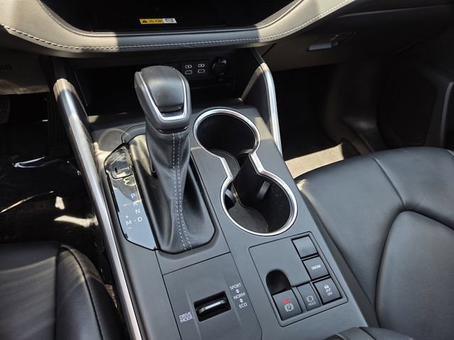 Used 2023 Toyota Highlander XLE FWD image 9