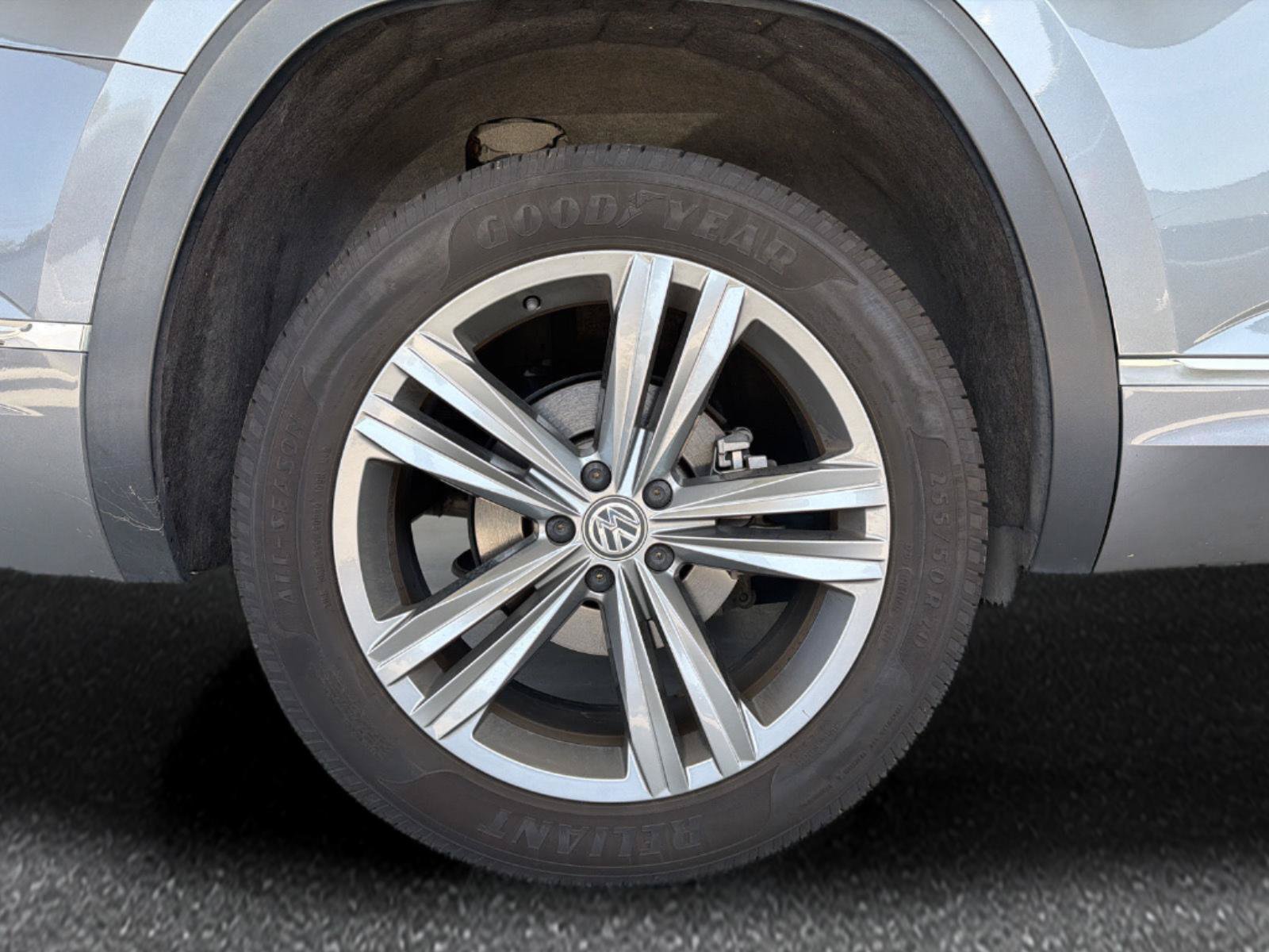 Used 2019 Volkswagen Atlas SEL R-Line FWD image 9