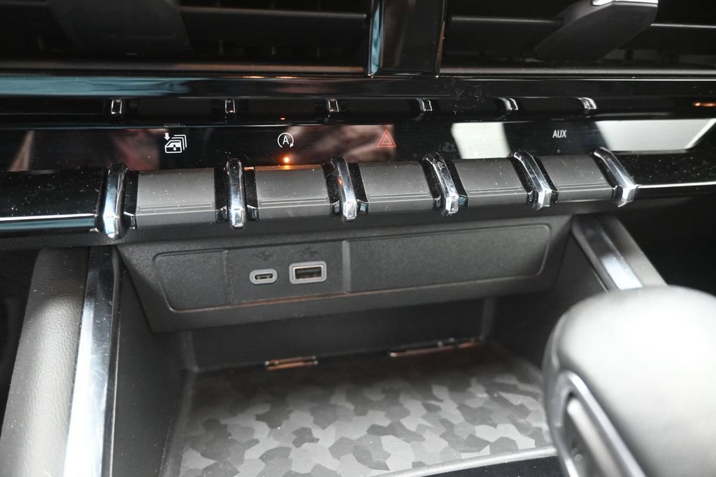 Used 2024 GMC Canyon AT4 w/ LPO, Off Road Lift Package AWD/4WD image 29