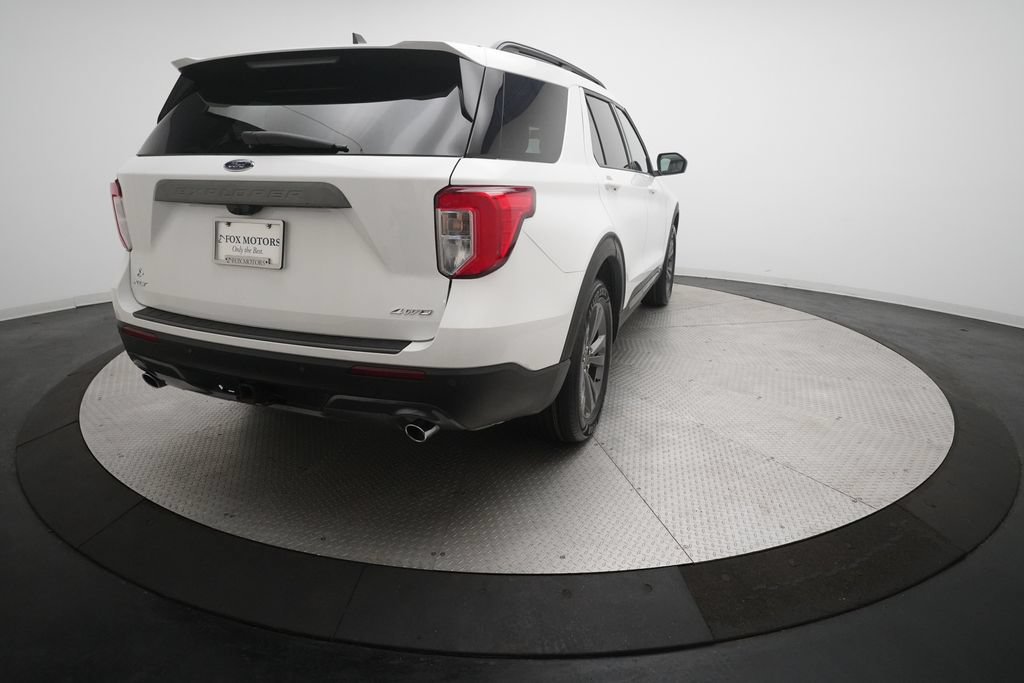 Certified 2021 Ford Explorer XLT w/ Equipment Group 202A AWD/4WD image 13