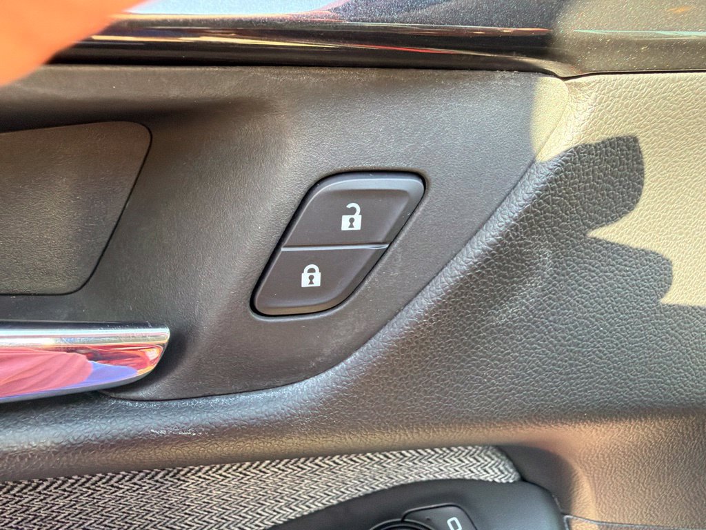 Used 2025 Chevrolet TrailBlazer LT AWD/4WD image 24
