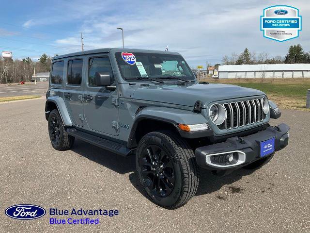 Used 2025 Jeep Wrangler Unlimited Sahara AWD/4WD image 5