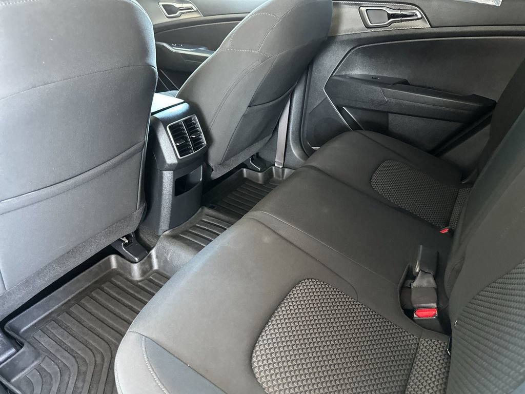 Used 2023 Kia Sportage LX AWD/4WD image 11