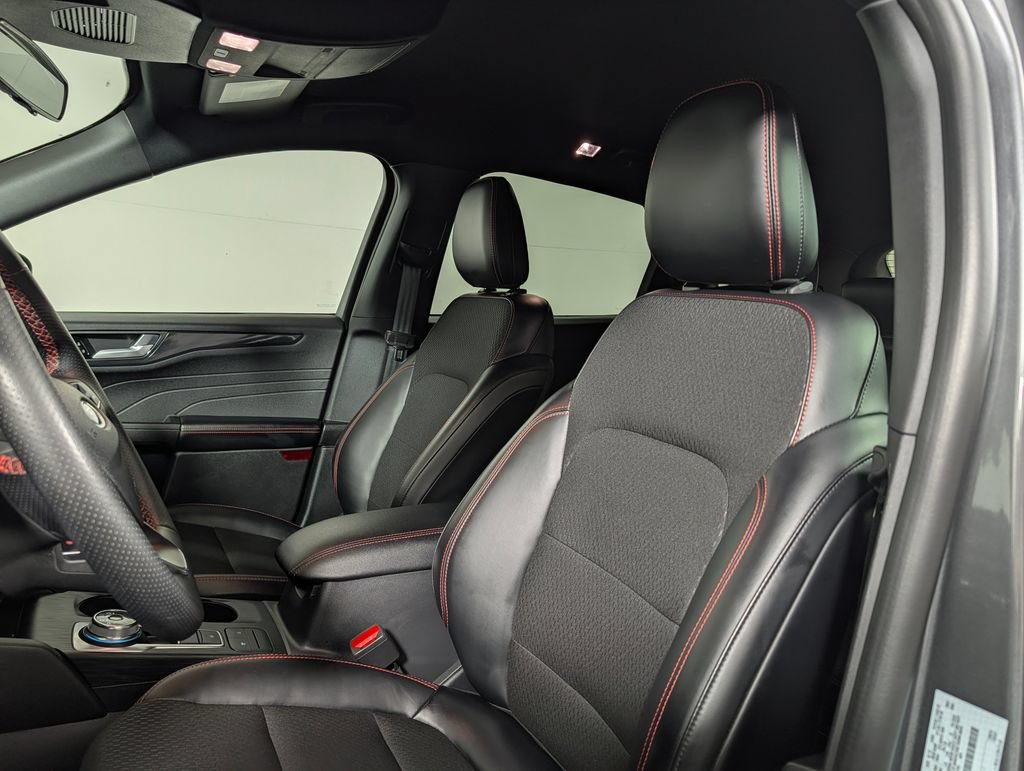 Certified 2025 Ford Escape ST-Line FWD image 23