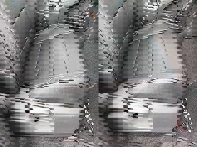 Used 2025 Toyota Tacoma TRD Sport image 32