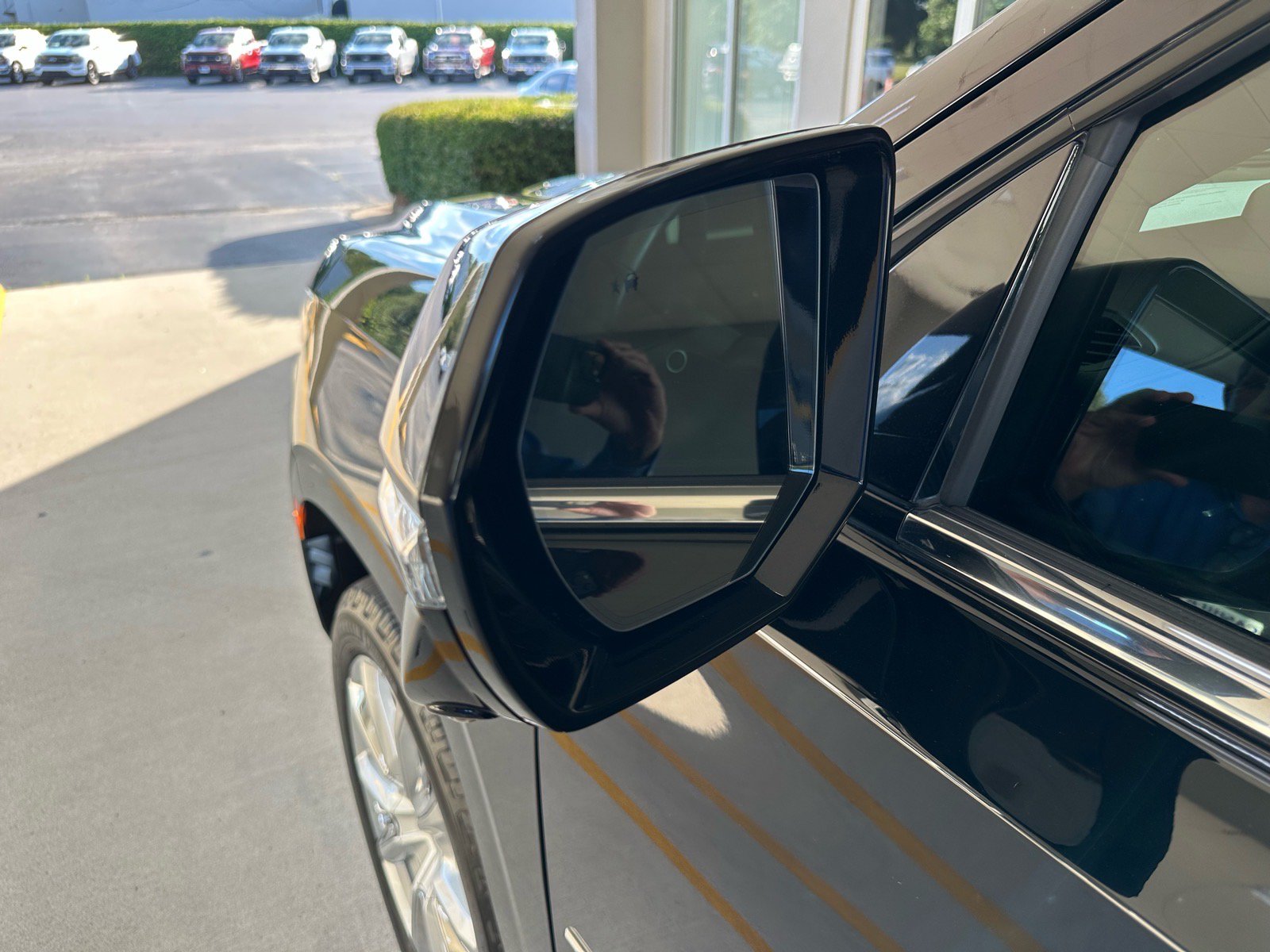 Used 2022 Chevrolet Tahoe LT w/ Luxury Package RWD image 12