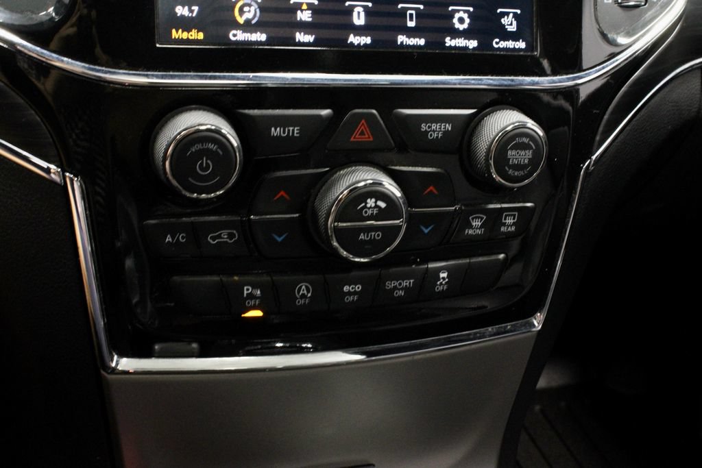 Used 2021 Jeep Grand Cherokee Limited AWD/4WD image 29