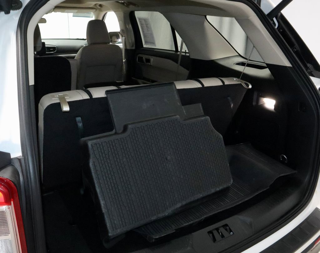 Certified 2023 Ford Explorer XLT w/ Equipment Group 202A AWD/4WD image 13