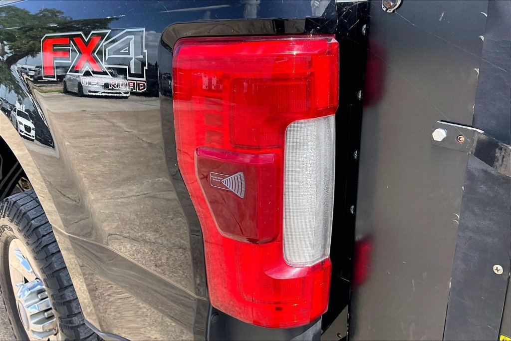 Certified 2018 Ford F350 Lariat w/ Lariat Ultimate Package AWD/4WD image 31