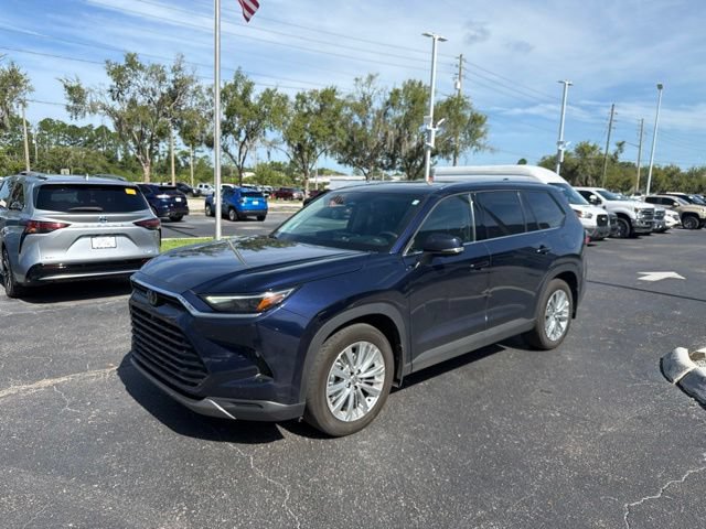 Used 2025 Toyota Grand Highlander AWD image 11