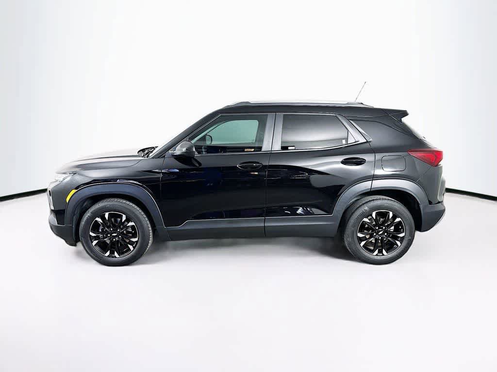 Used 2023 Chevrolet TrailBlazer LT w/ Convenience Package FWD image 3