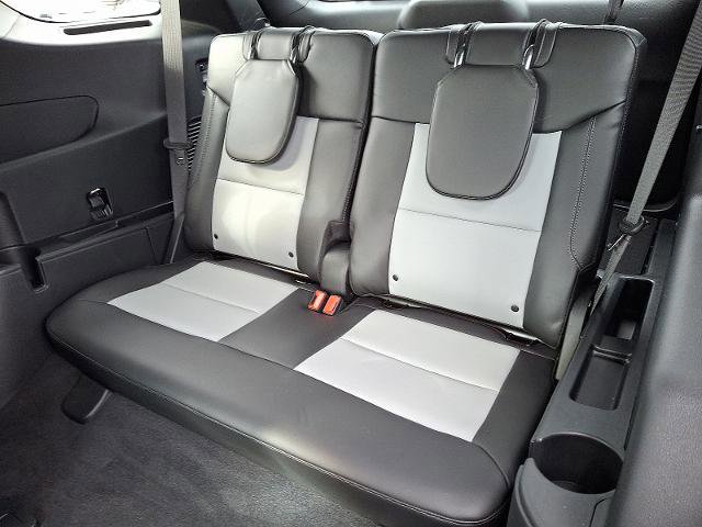 Certified 2022 Ford Explorer XLT w/ Equipment Group 202A image 11