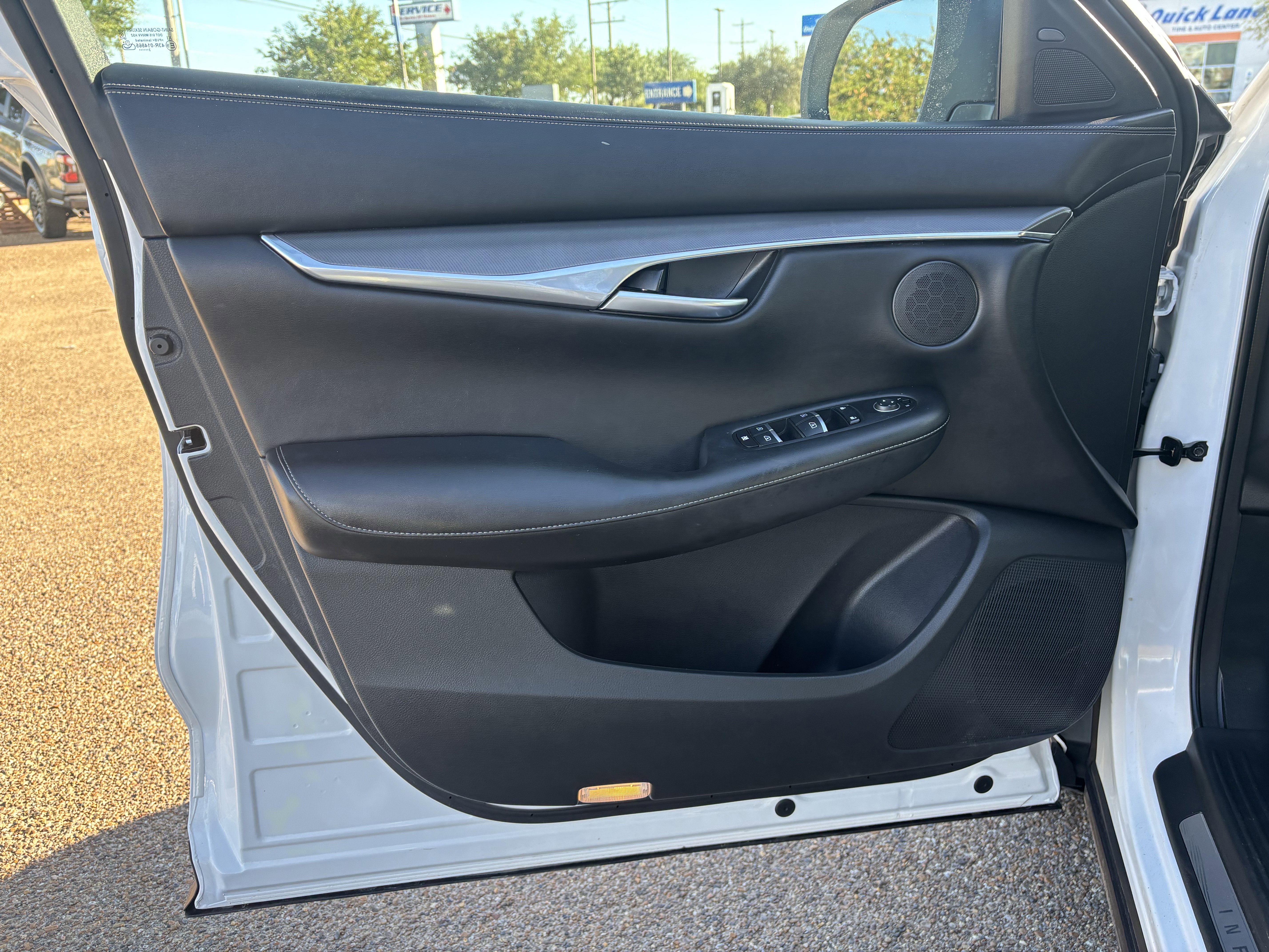 Used 2024 INFINITI QX50 Pure image 9