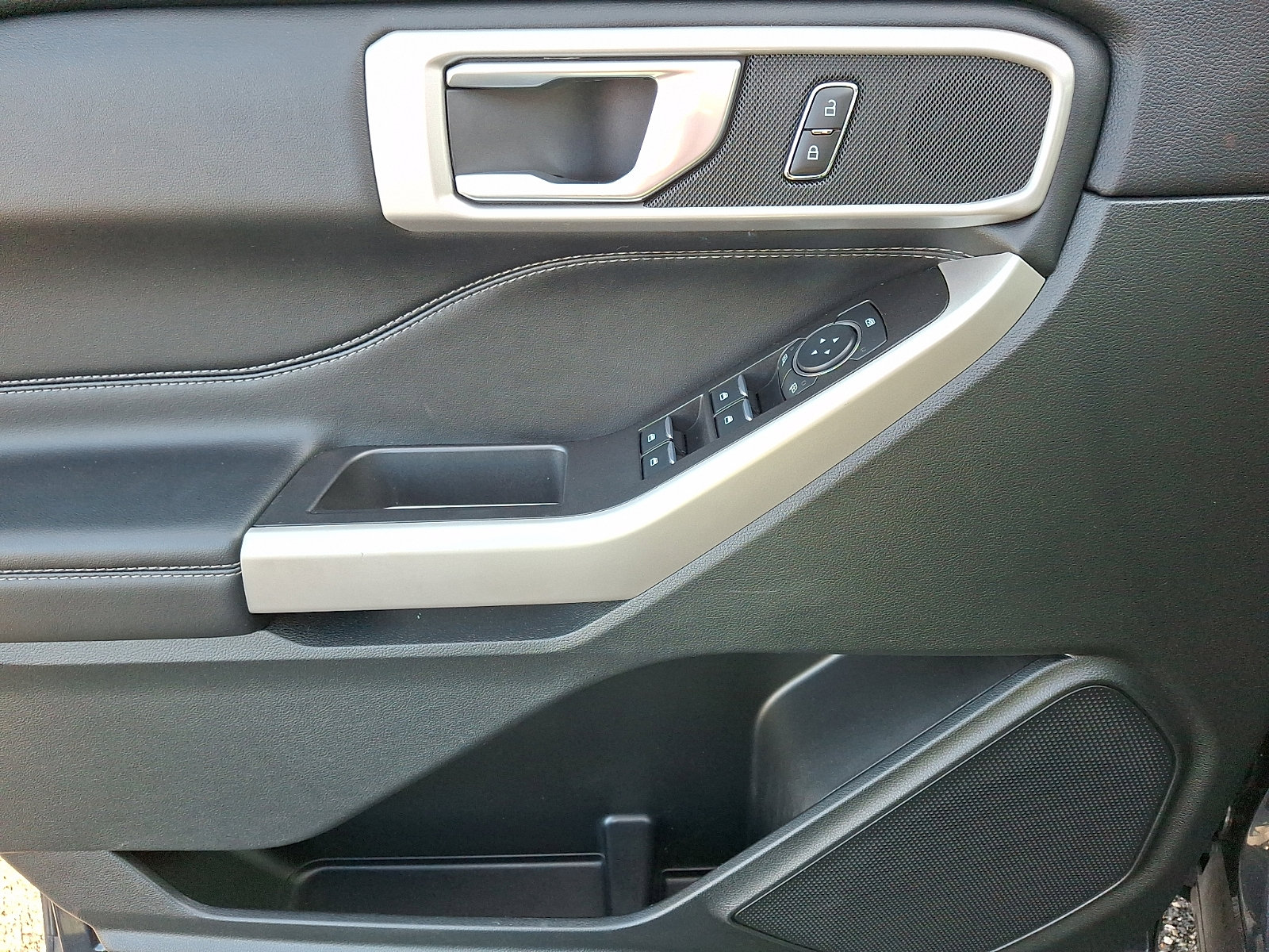 Certified 2023 Ford Explorer XLT AWD/4WD image 13