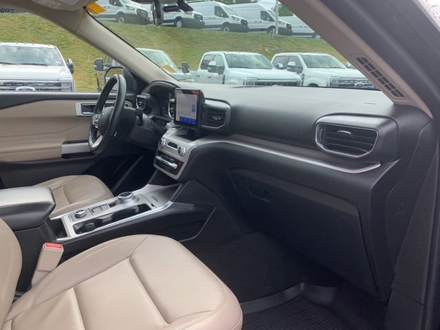 Certified 2023 Ford Explorer XLT w/ Equipment Group 202A AWD/4WD image 17