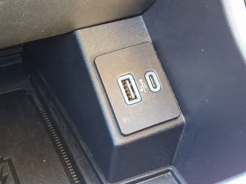 Certified 2022 Ford Edge SEL w/ Convenience Package image 26