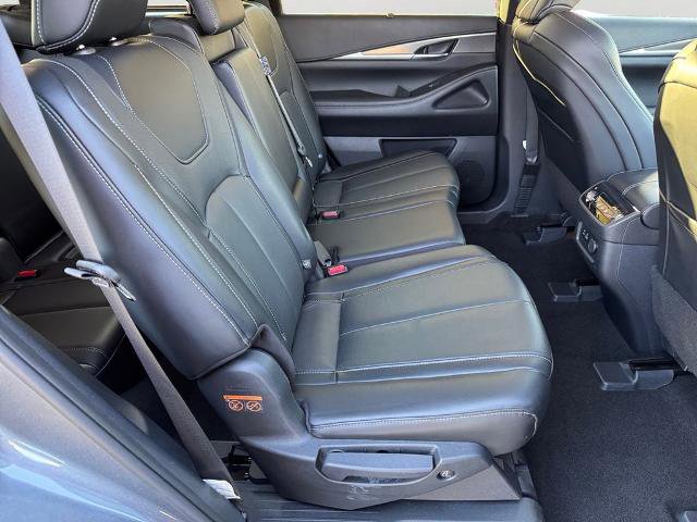 Used 2023 INFINITI QX60 Luxe w/ Cargo Package AWD/4WD image 7