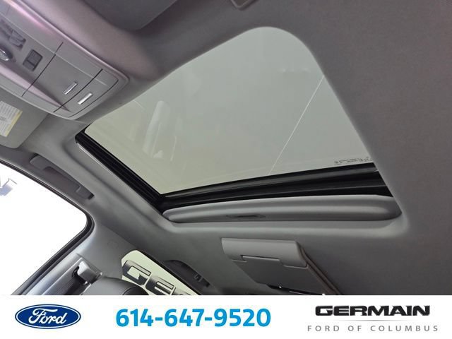 Used 2018 Chevrolet Suburban Premier AWD/4WD image 33