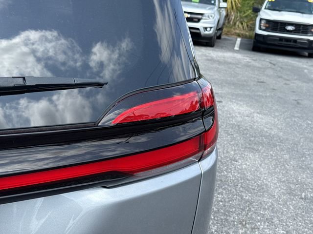 Used 2021 Chrysler Pacifica Touring-L w/ Premium & Safety Sphere Group image 19