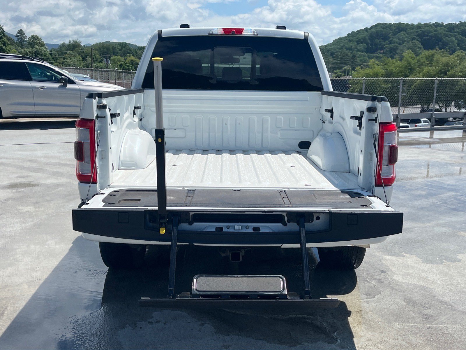 Certified 2023 Ford F150 Platinum w/ Equipment Group 701A High AWD/4WD image 4