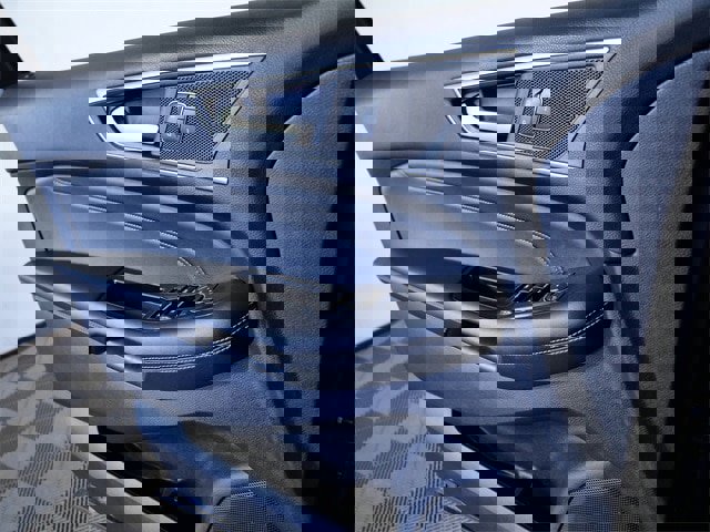 Certified 2018 Ford Edge Titanium image 24