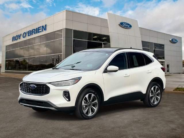 Certified 2023 Ford Escape Platinum w/ Premium Technology Package AWD/4WD image 1