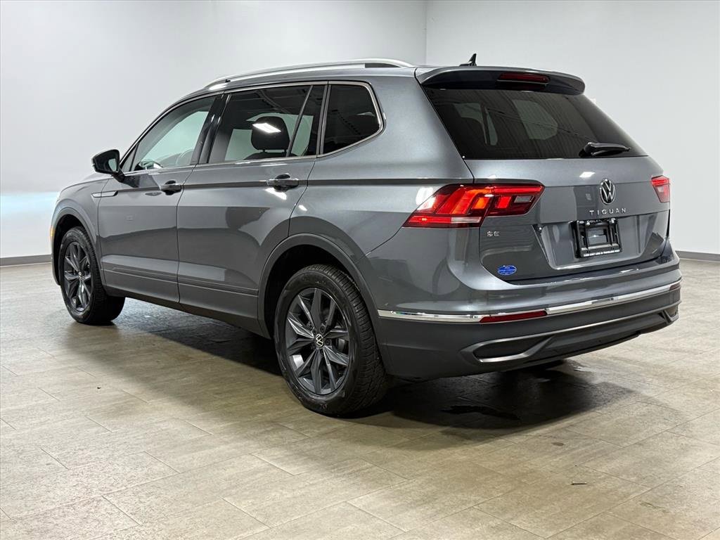 Used 2023 Volkswagen Tiguan SE w/ Panoramic Sunroof Package image 6