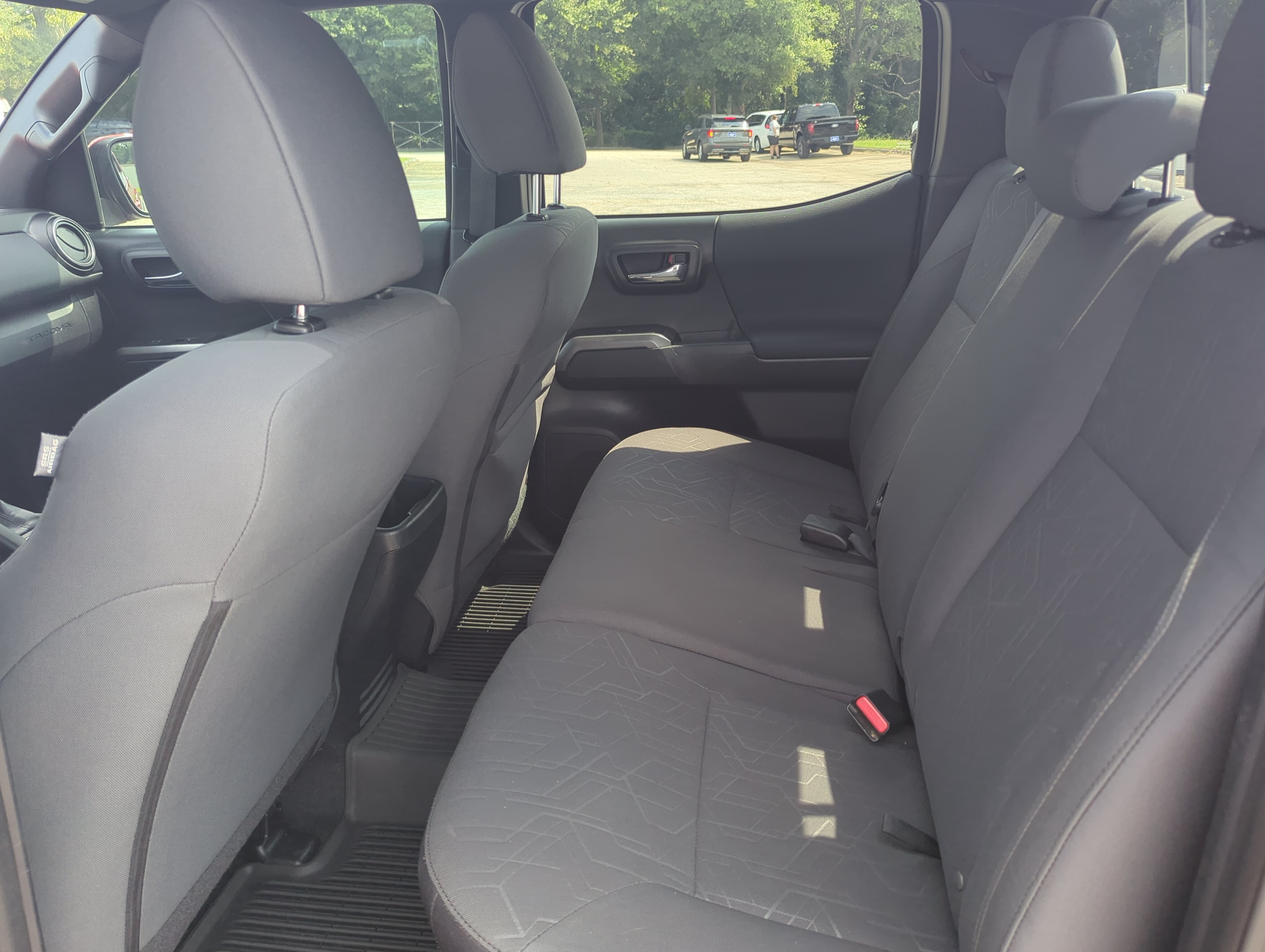 Used 2018 Toyota Tacoma TRD Off-Road AWD/4WD image 12